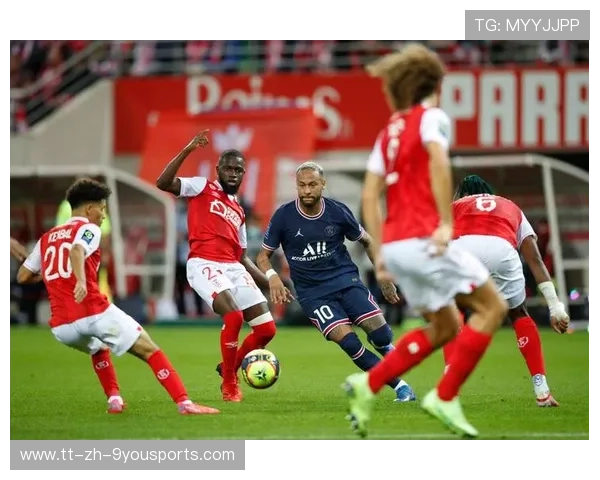 法甲朗斯多点配合,攻势持续压制对手——一场节奏与协作的战术盛宴