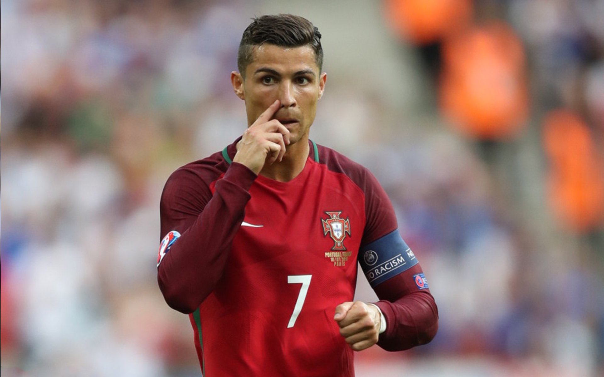 乔纳·隆戈：为全黑队打破全球橄榄球赛事的收视纪录，乔丹橄榄球比赛